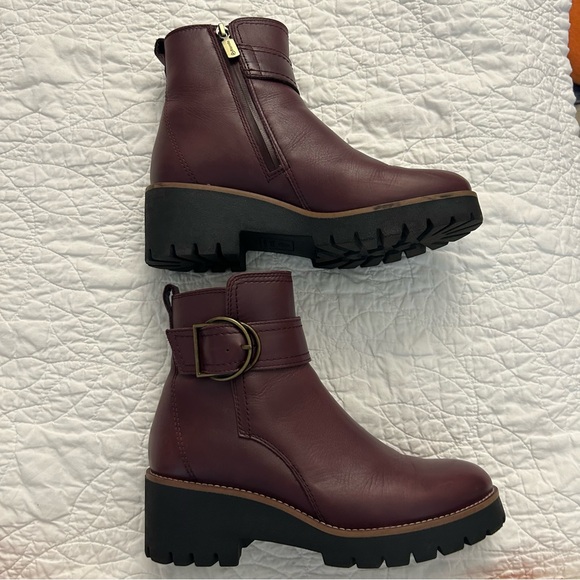 Blondo Dagger Maroon Red Waterproof Booties - Picture 2 of 13